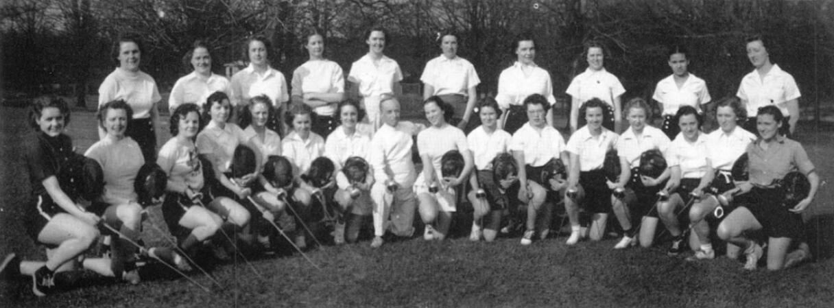 The 1938 Hillsdale Women's Fencing Team